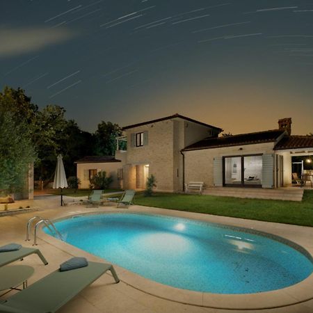 Luxury Villa In Istria - 9,000 Sqm Private Estate With Pool & Sauna, 15 Min To Sea, Near Fazana, 3 Bedrooms Jursici Exterior photo
