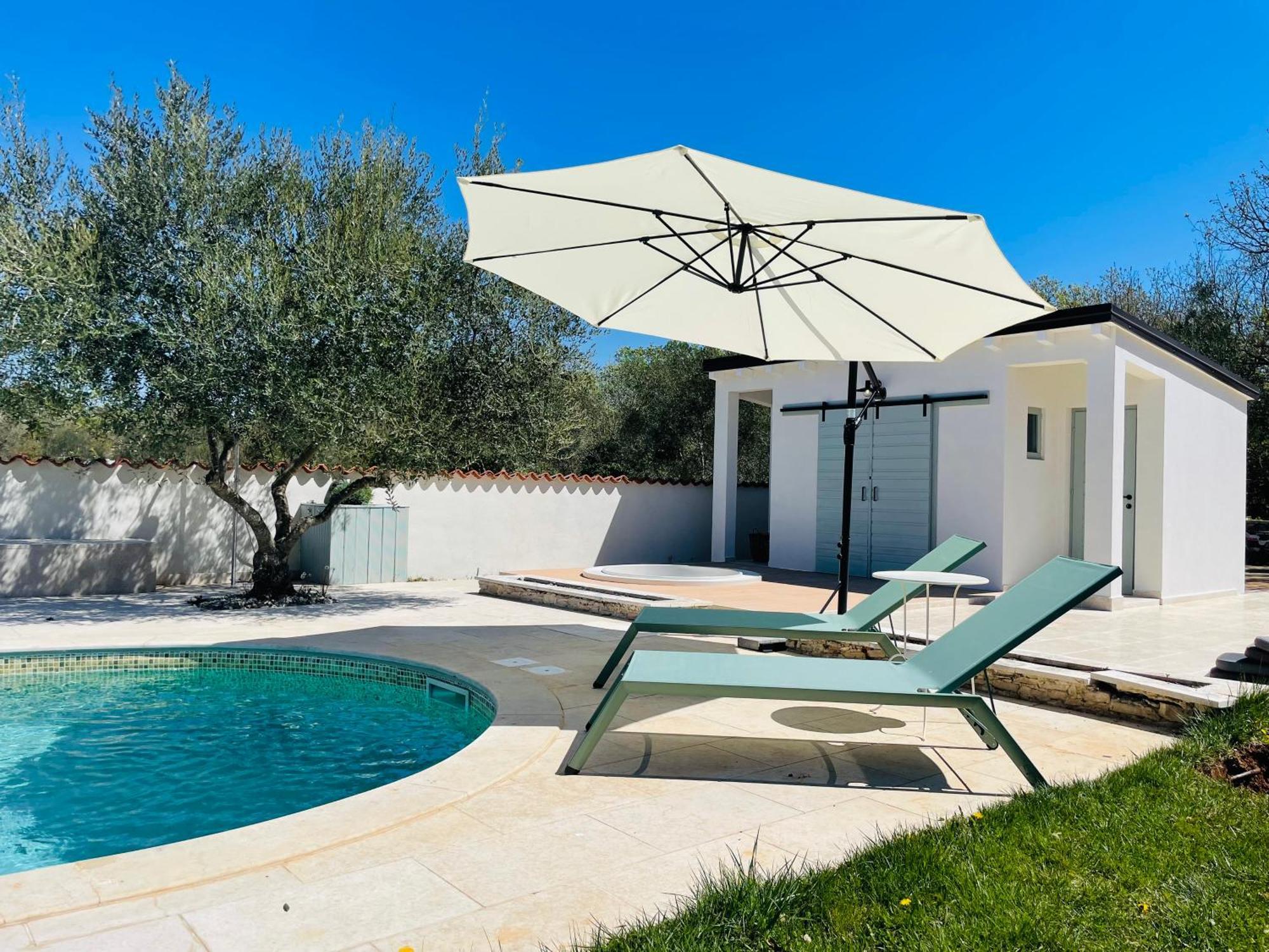 Luxury Villa In Istria - 9,000 Sqm Private Estate With Pool & Sauna, 15 Min To Sea, Near Fazana, 3 Bedrooms Jursici Exterior photo
