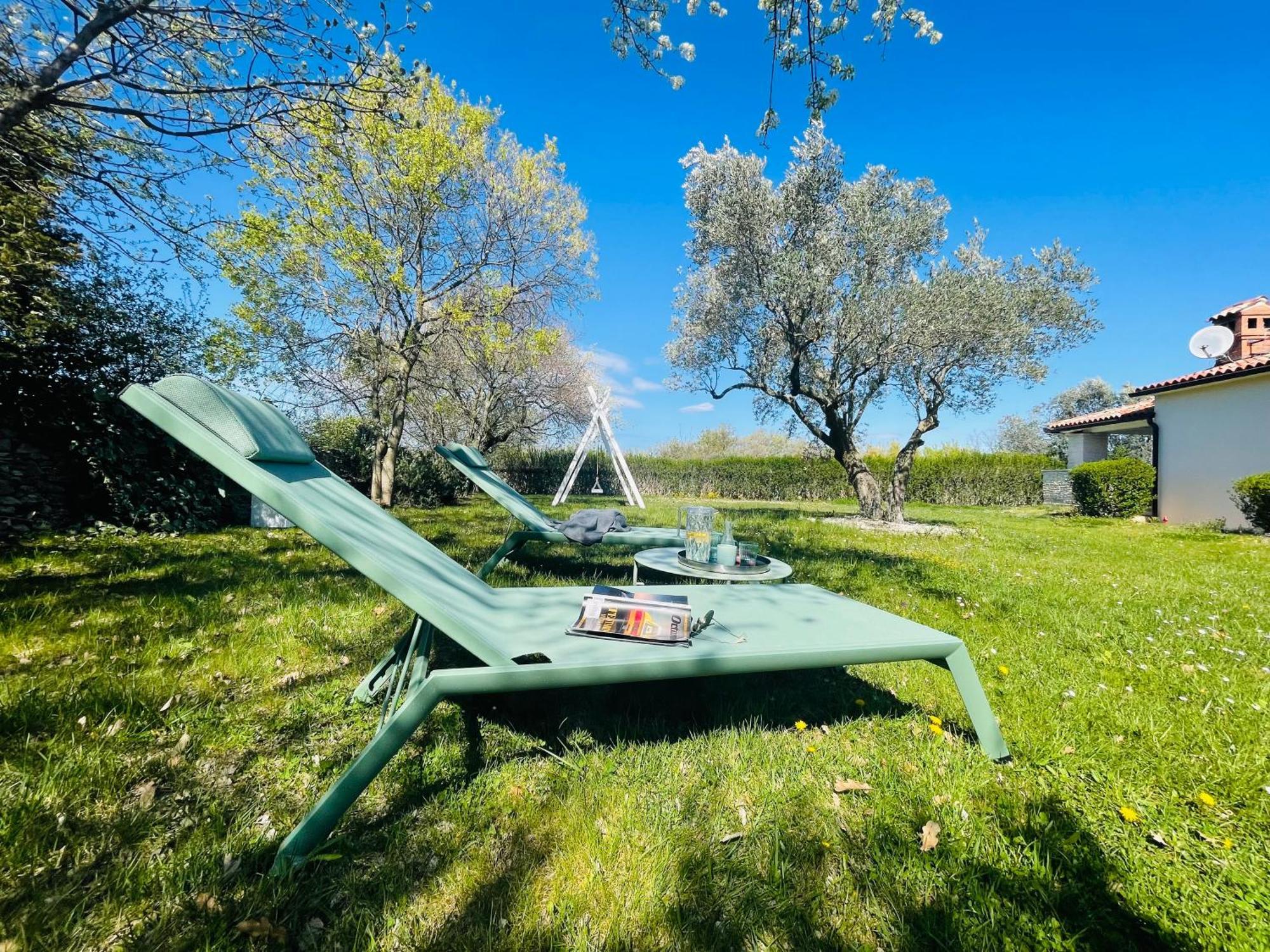 Luxury Villa In Istria - 9,000 Sqm Private Estate With Pool & Sauna, 15 Min To Sea, Near Fazana, 3 Bedrooms Jursici Exterior photo